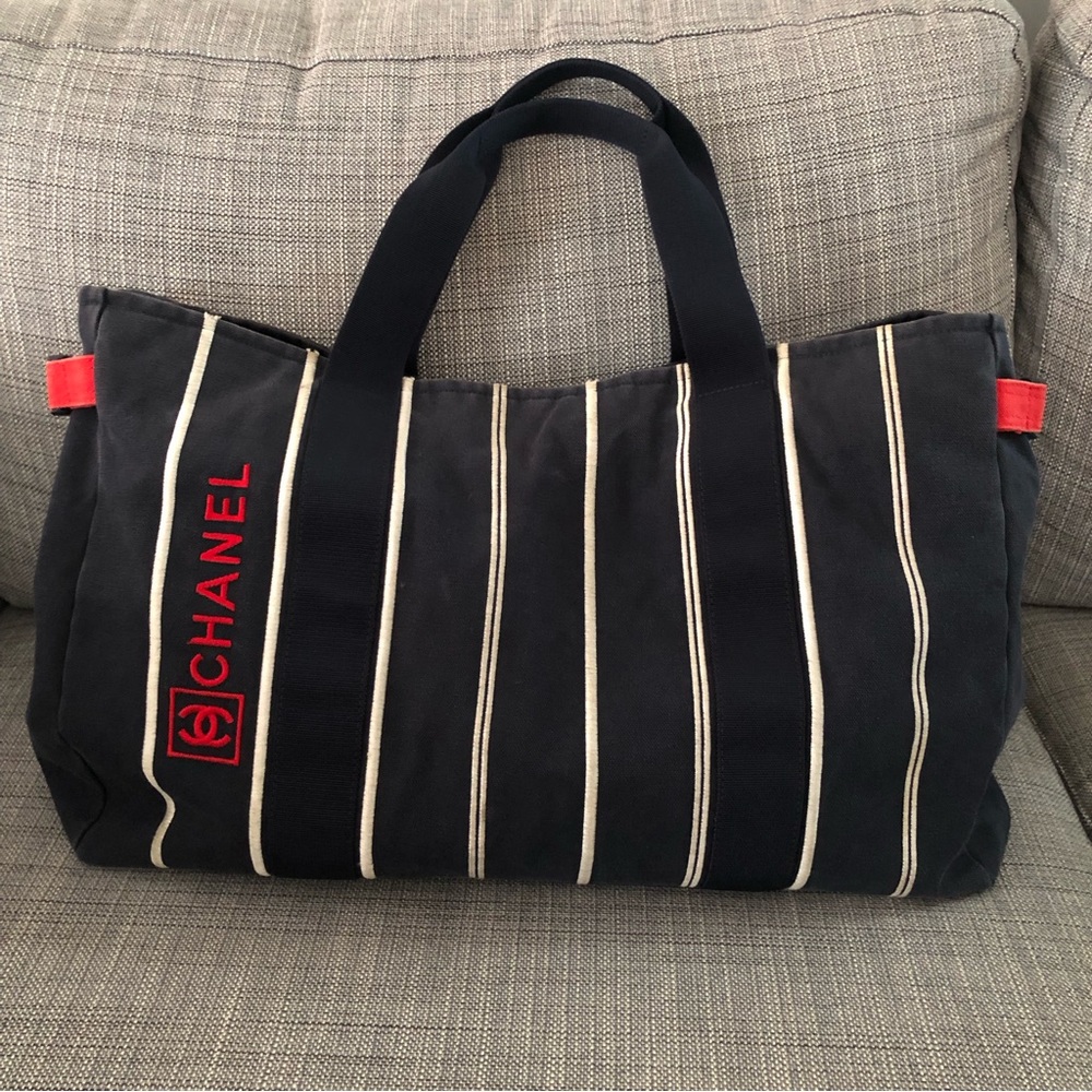 Chanel Large Navy Classic Tote Bag - Picture 13 of 16